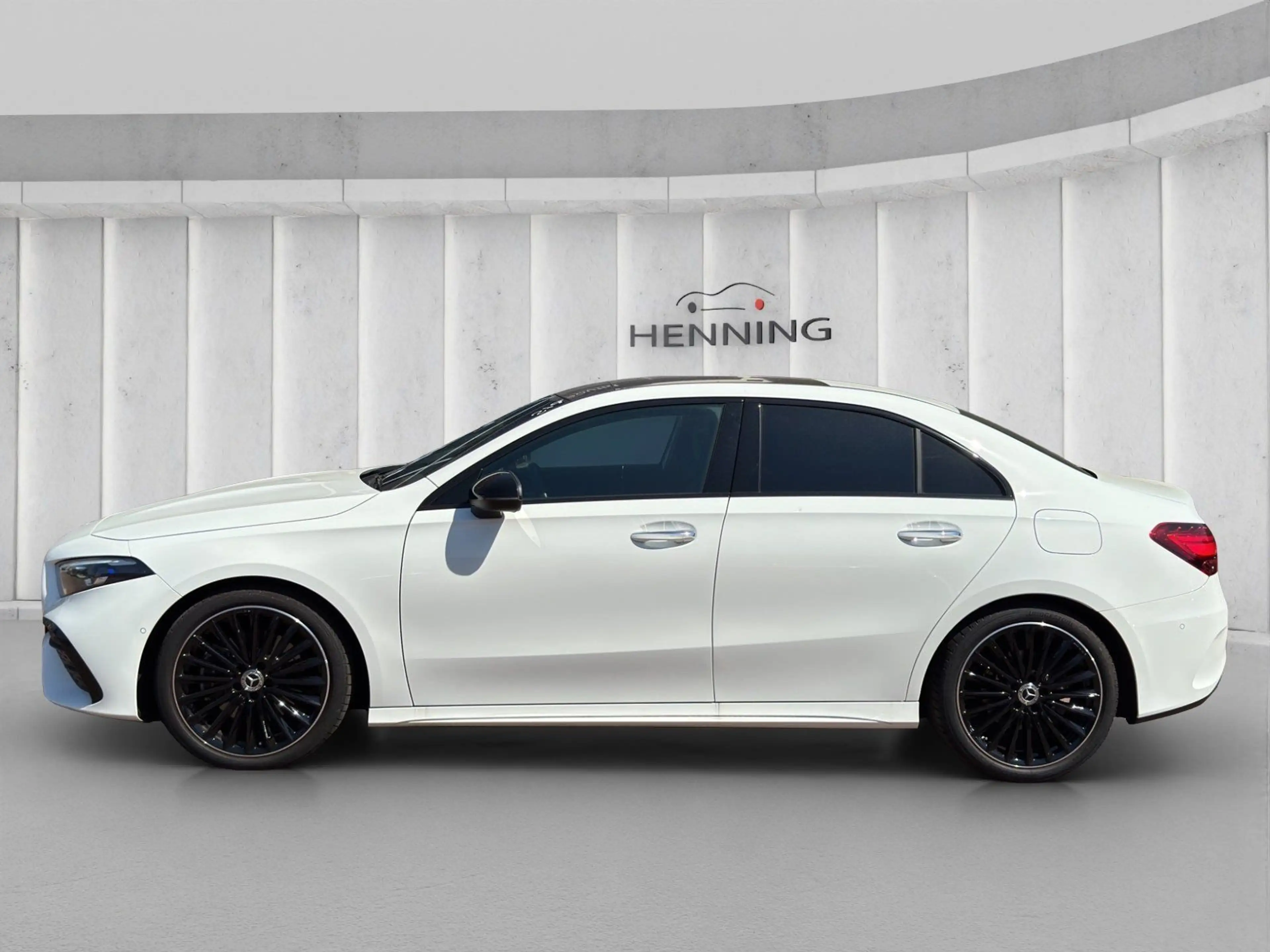 Mercedes-Benz A 220 d Lim. AMG Premium Night Pano Burm Sthg 19 — photo 2
