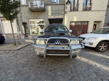 2.5 Turbo int. Intense 4WD Full Option pour l’export