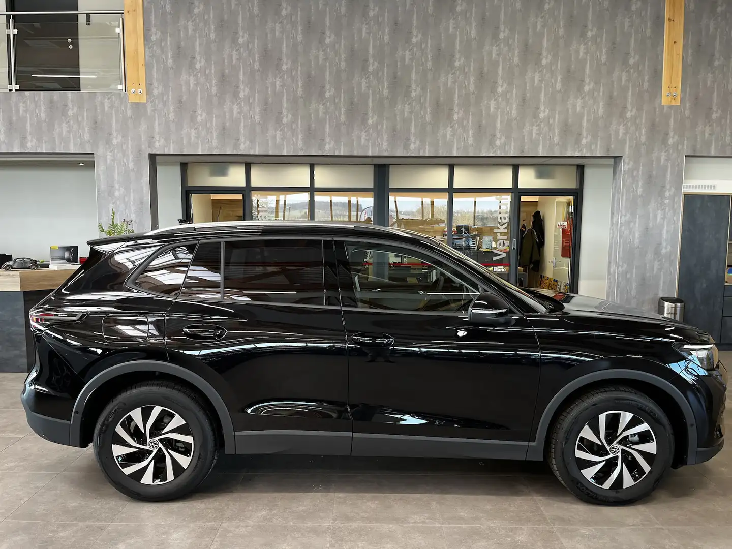 Volkswagen Tiguan 1.5 eTSI DSG Life AHK ACC 5JG Kessy Nero - 2