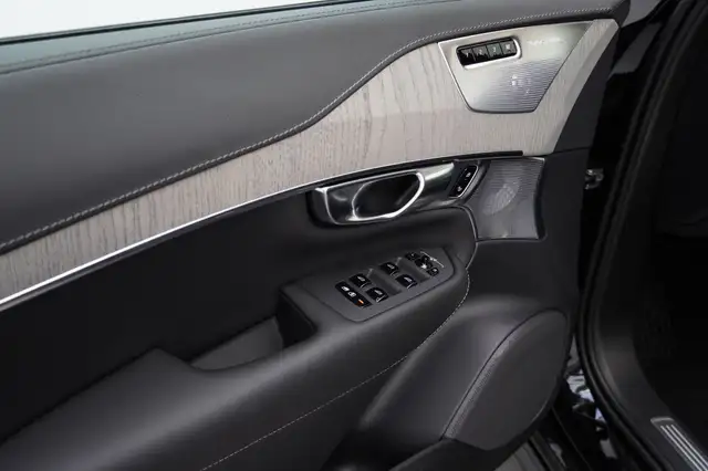 Volvo XC90 Recharge Ultra T8 dark AWD Ansicht 16