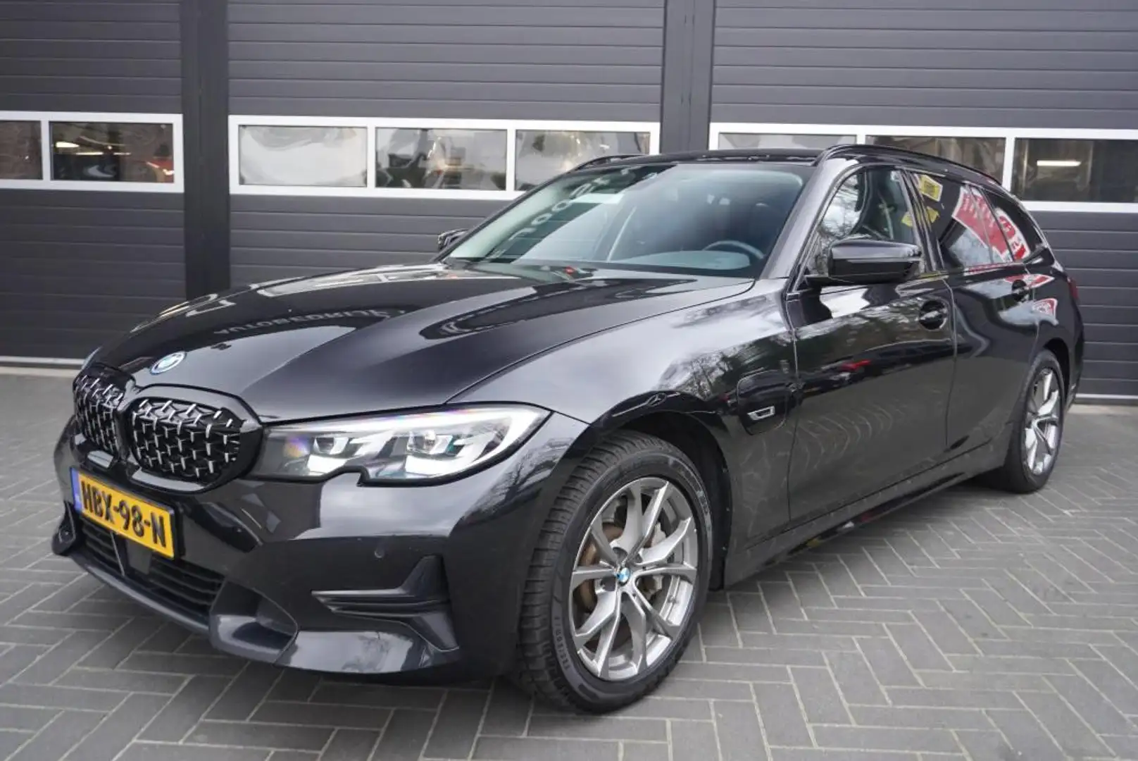 BMW 330 3-serie Touring 330e Aut/Navi/CC/Airco/Park.sensor Noir - 1