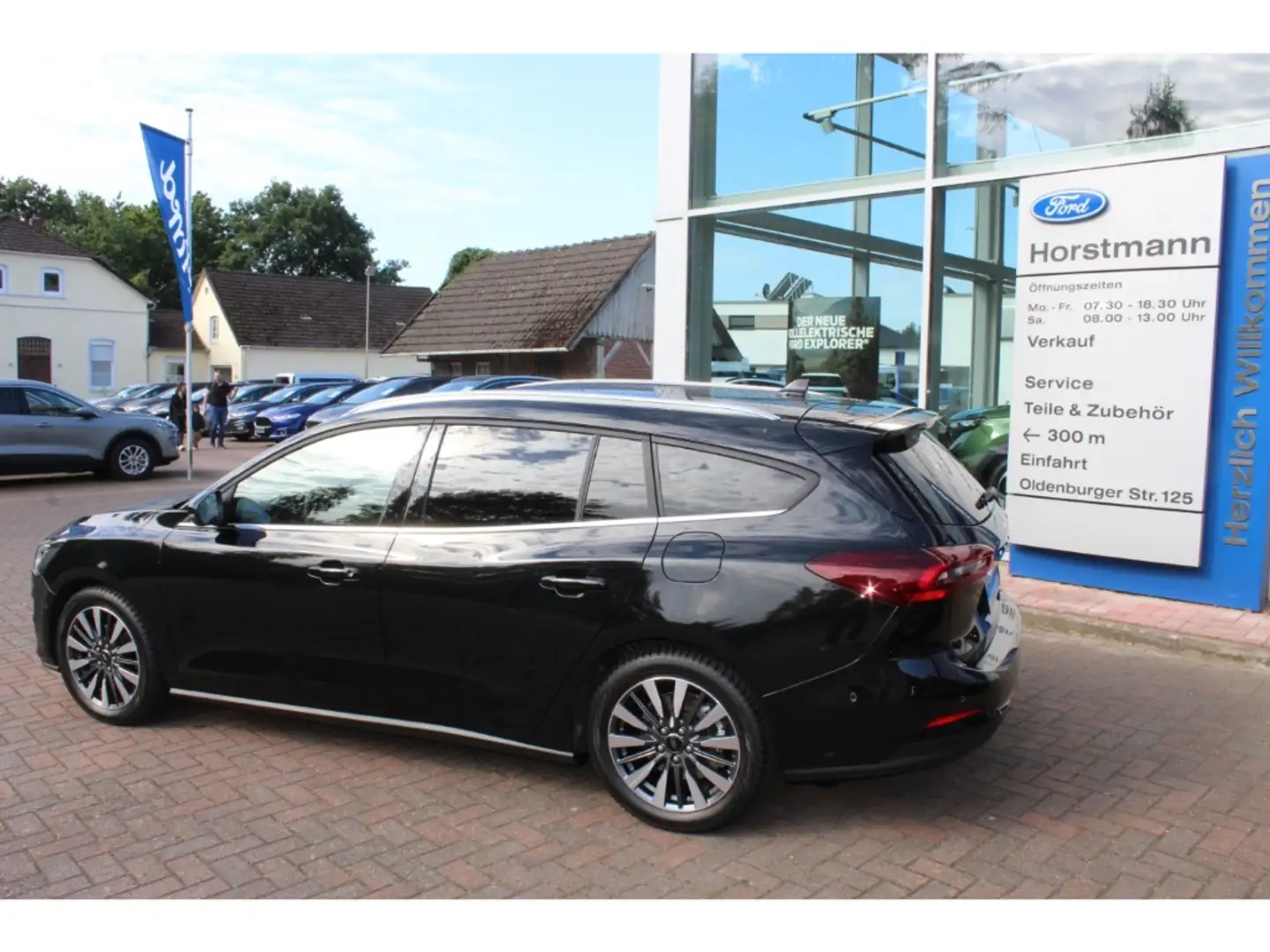 Ford Focus TITANIUM X TURNIER AUTOMATIK, MATRIX-LED, AHK, ACC Schwarz - 2