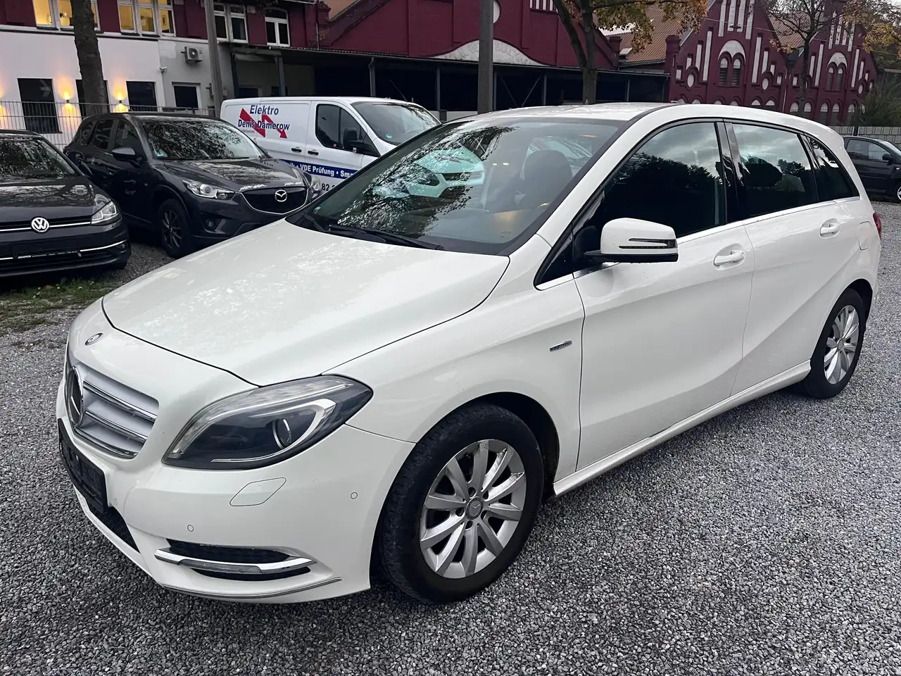 Mercedes-Benz B 200