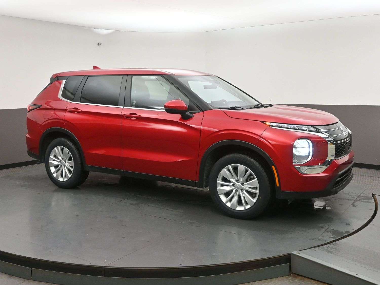 2026 Mitsubishi Outlander ES AWD, THIRD ROW, HEATED SEATS, BACKUP CAMERA & MORE!