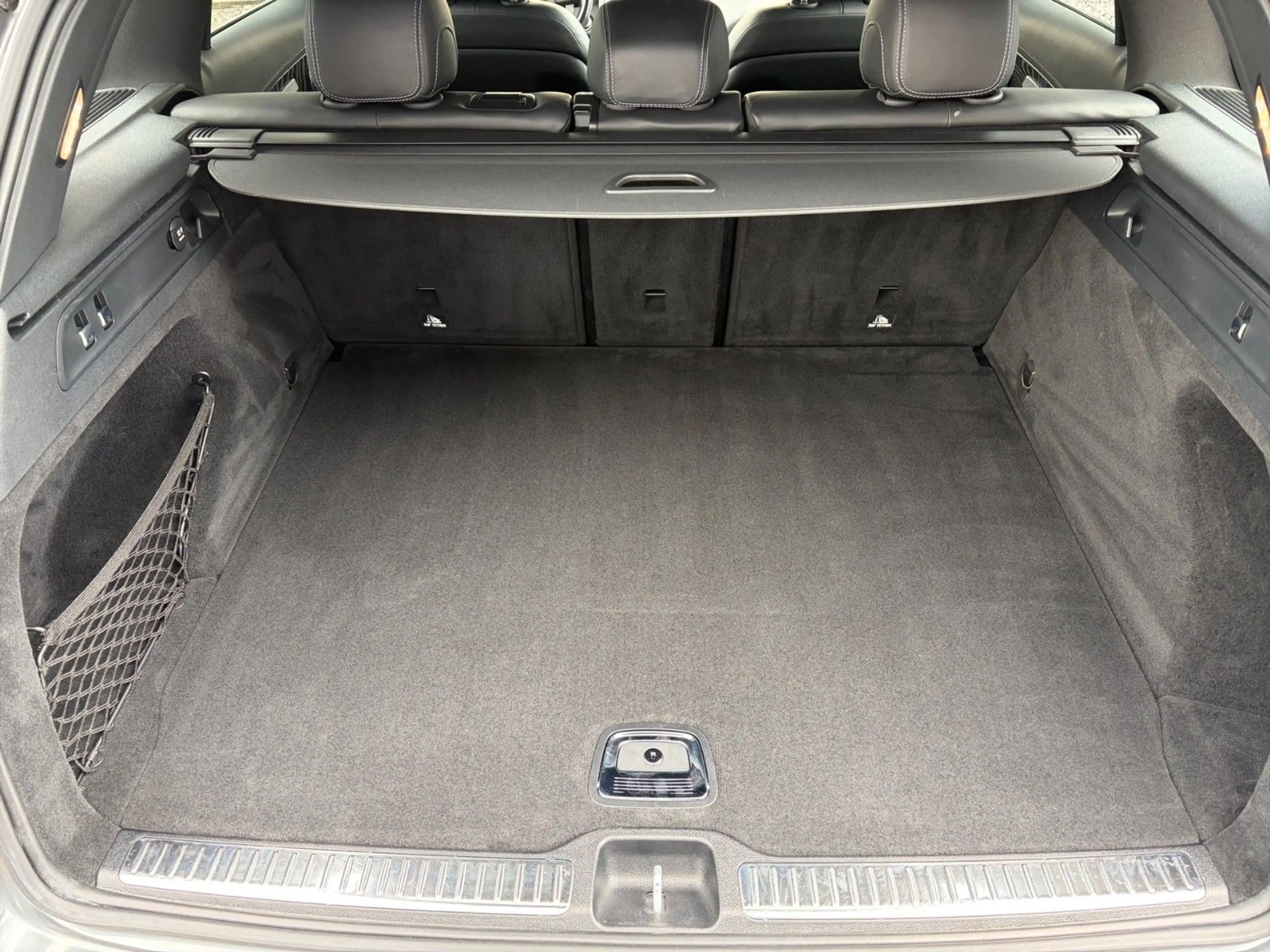 Mercedes-Benz GLC 63 AMG GLC63 AMG 4Matic *HUD,Sitzbelüftung,Pano,8-fach* — photo 11