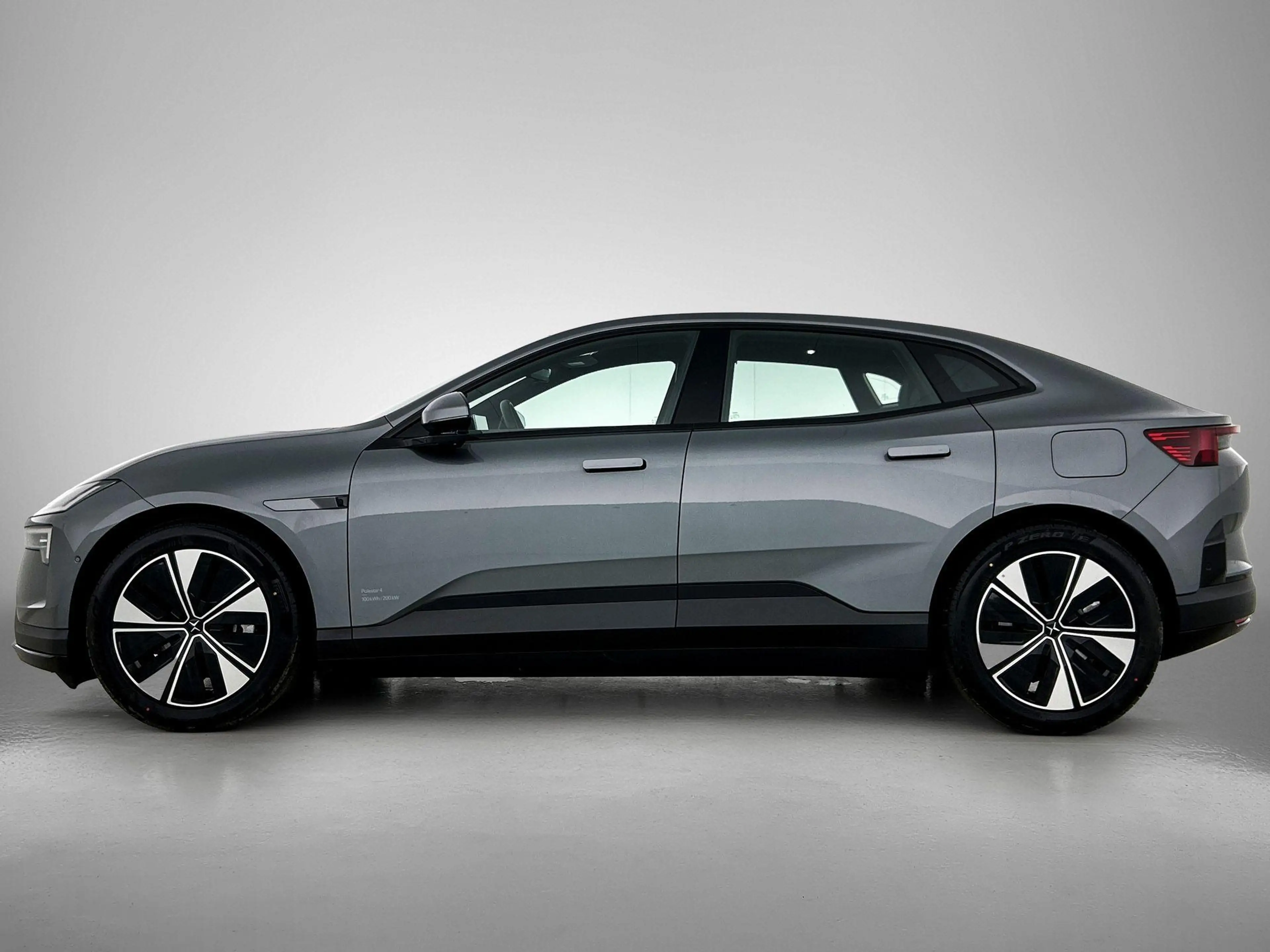 Polestar 4 Long Range Single motor 100 kWh — photo 2