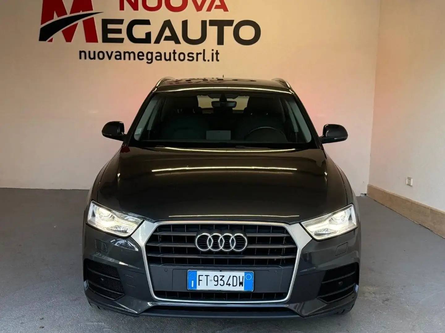 Audi Q3 2.0 TDI 120 CV Business Gris - 2