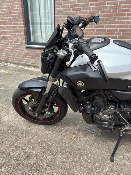 Yamaha MT-07 - foto 2