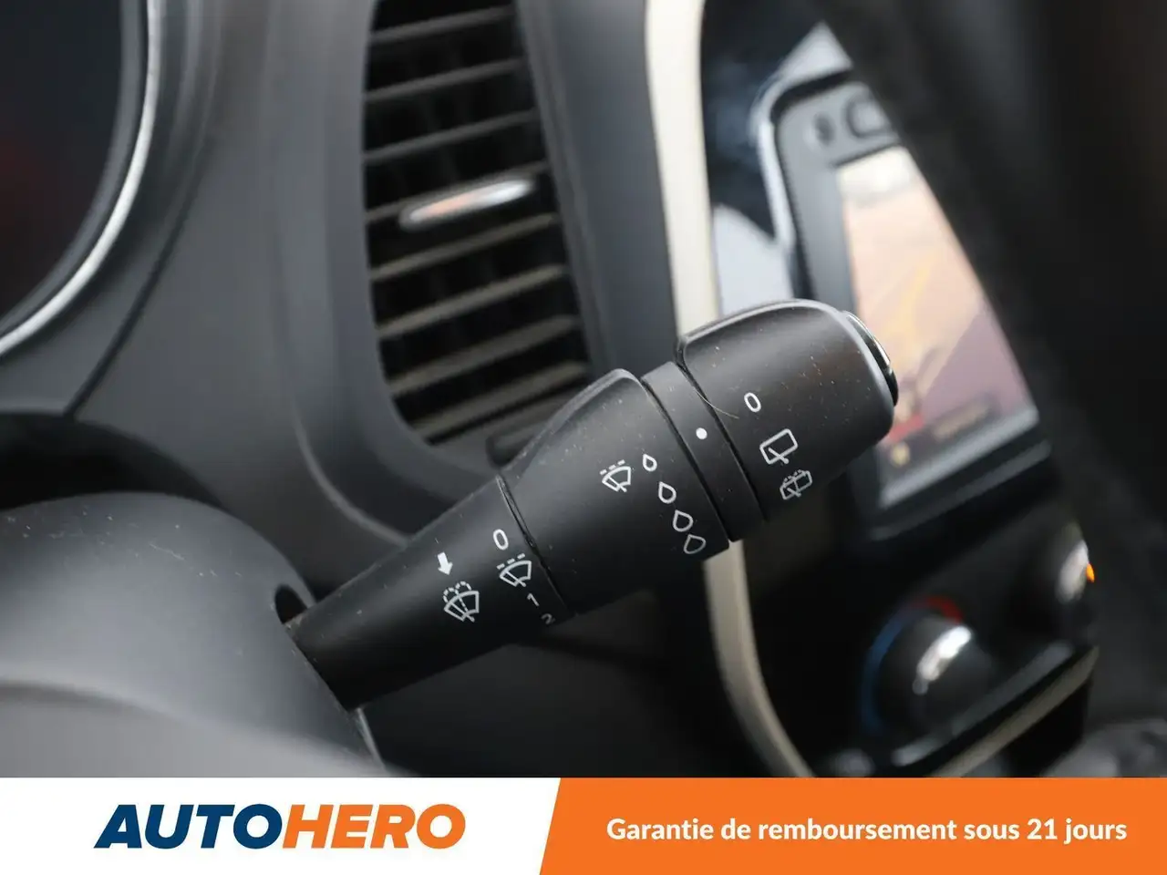 Renault Captur — photo 28