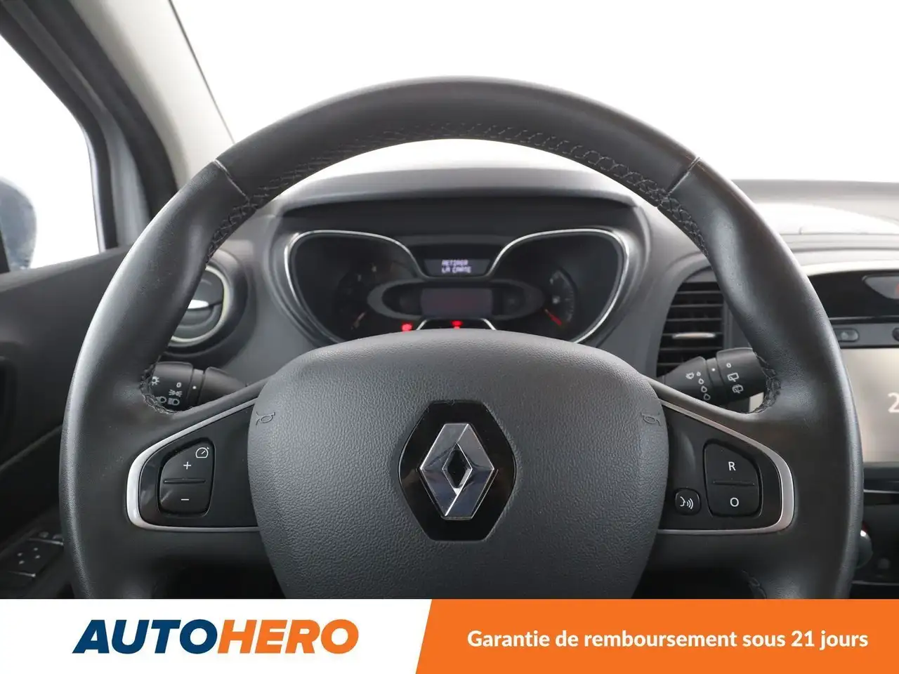 Renault Captur — photo 19