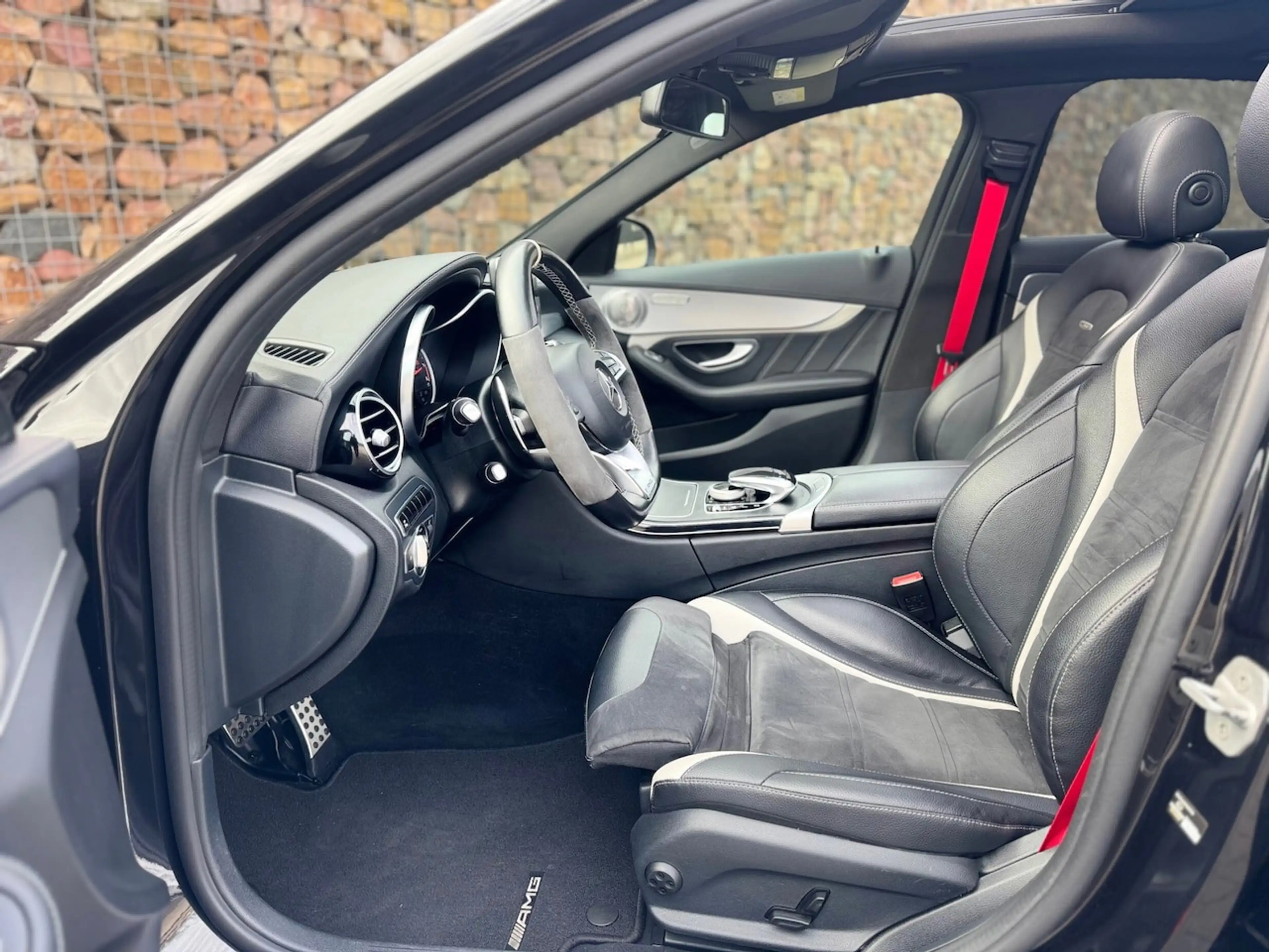 Mercedes-Benz C 63 AMG S — photo 14