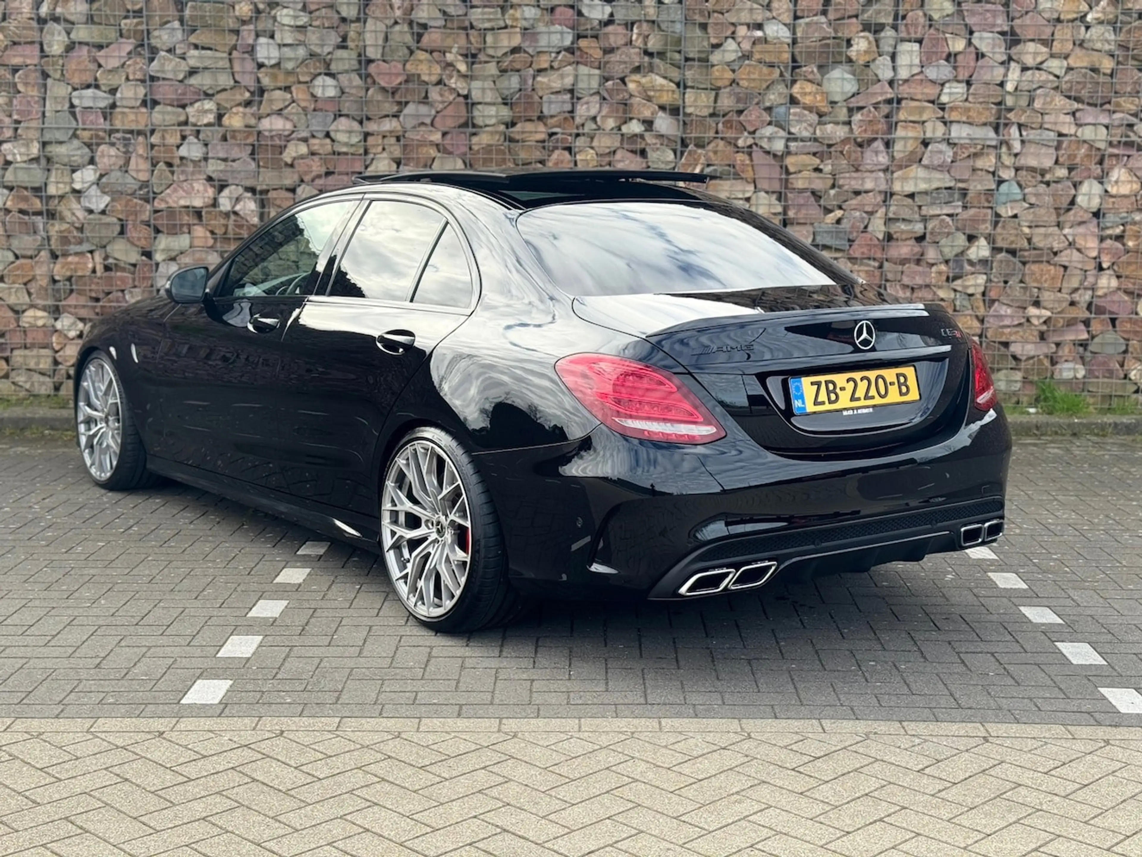 Mercedes-Benz C 63 AMG S — photo 7