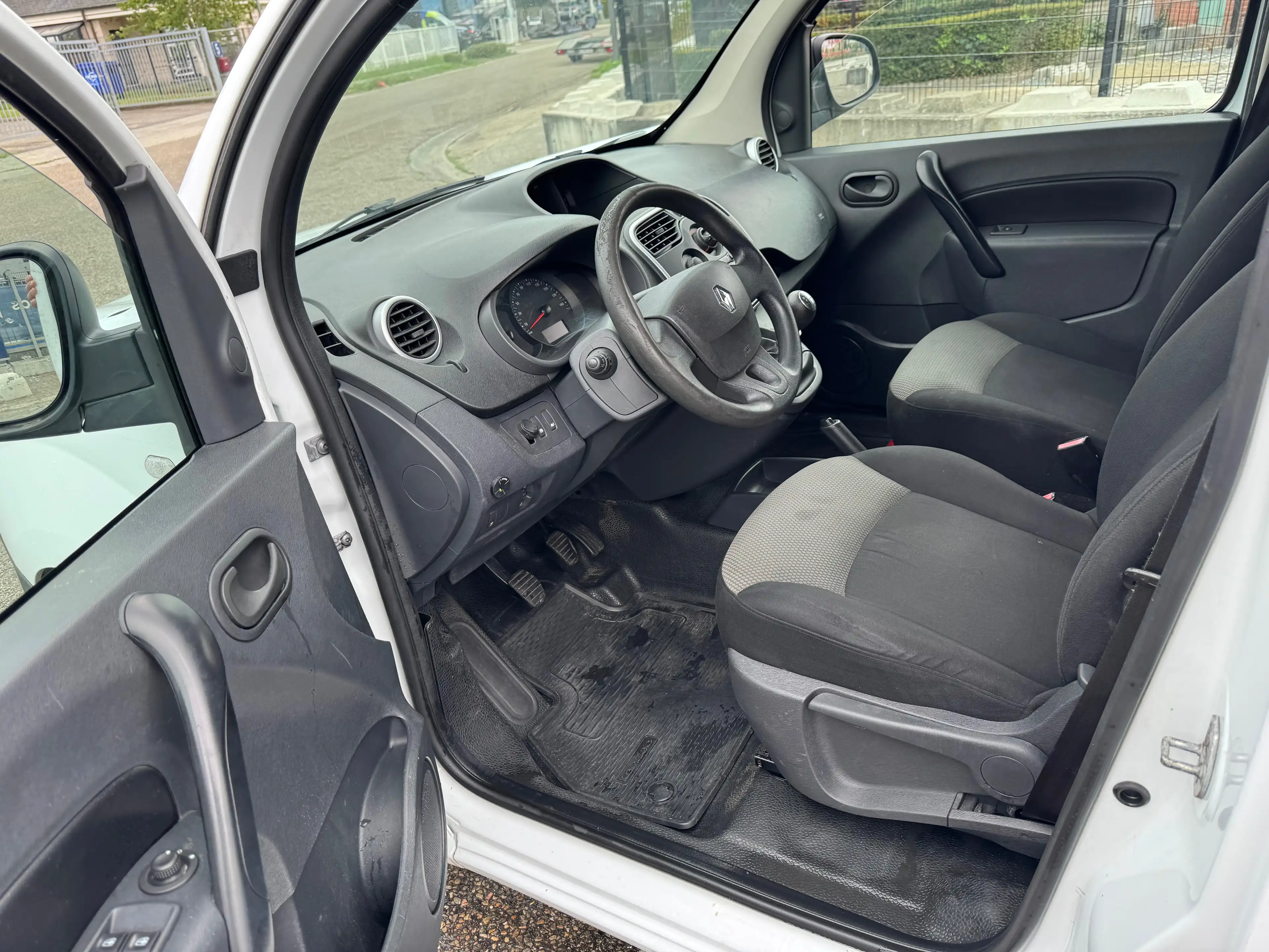 Renault Kangoo — photo 9