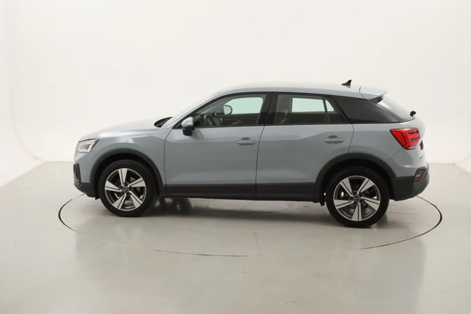 Audi Q2 35 TFSI S tronic 1.5 Benzina 150CV Grigio - 2