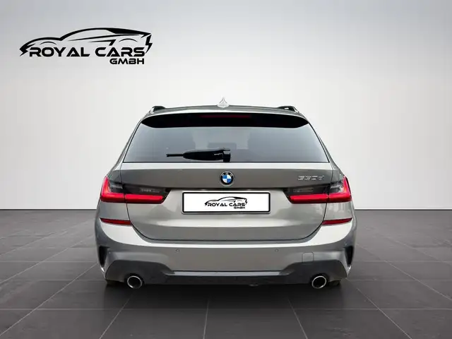 BMW 3 Series view 5