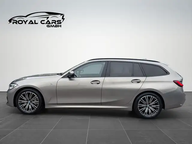 BMW 3 Series view 4
