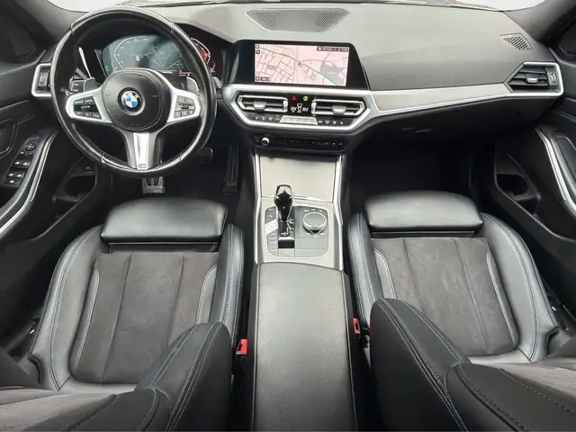 BMW 3 Series view 13