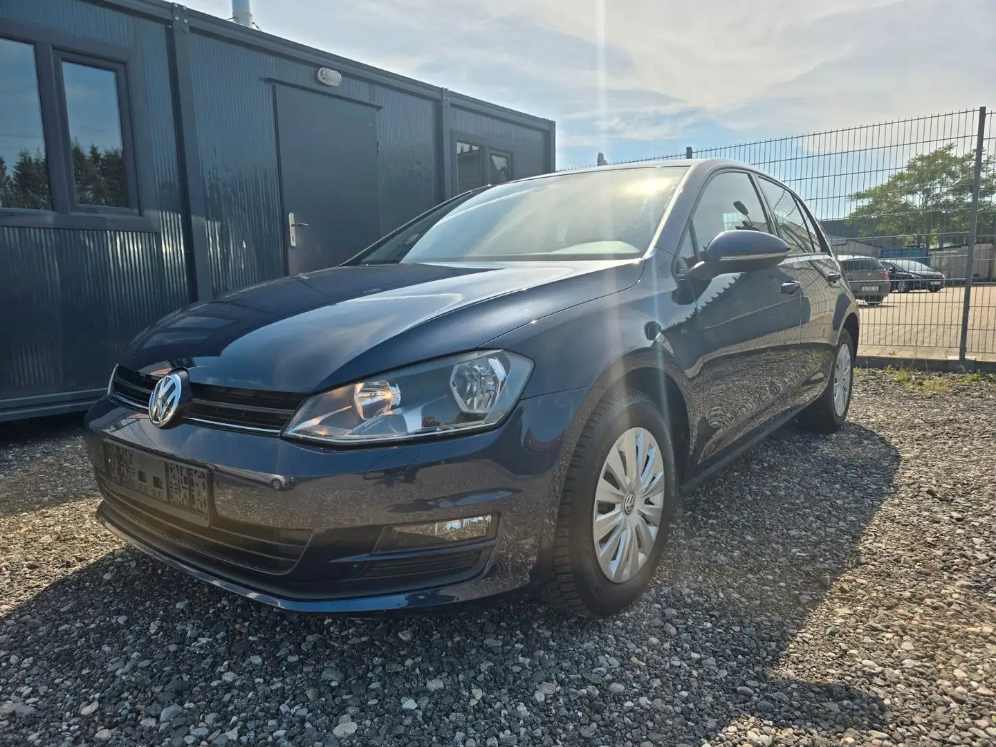 Volkswagen Golf VII Lim. Trendline BMT Blau - 1