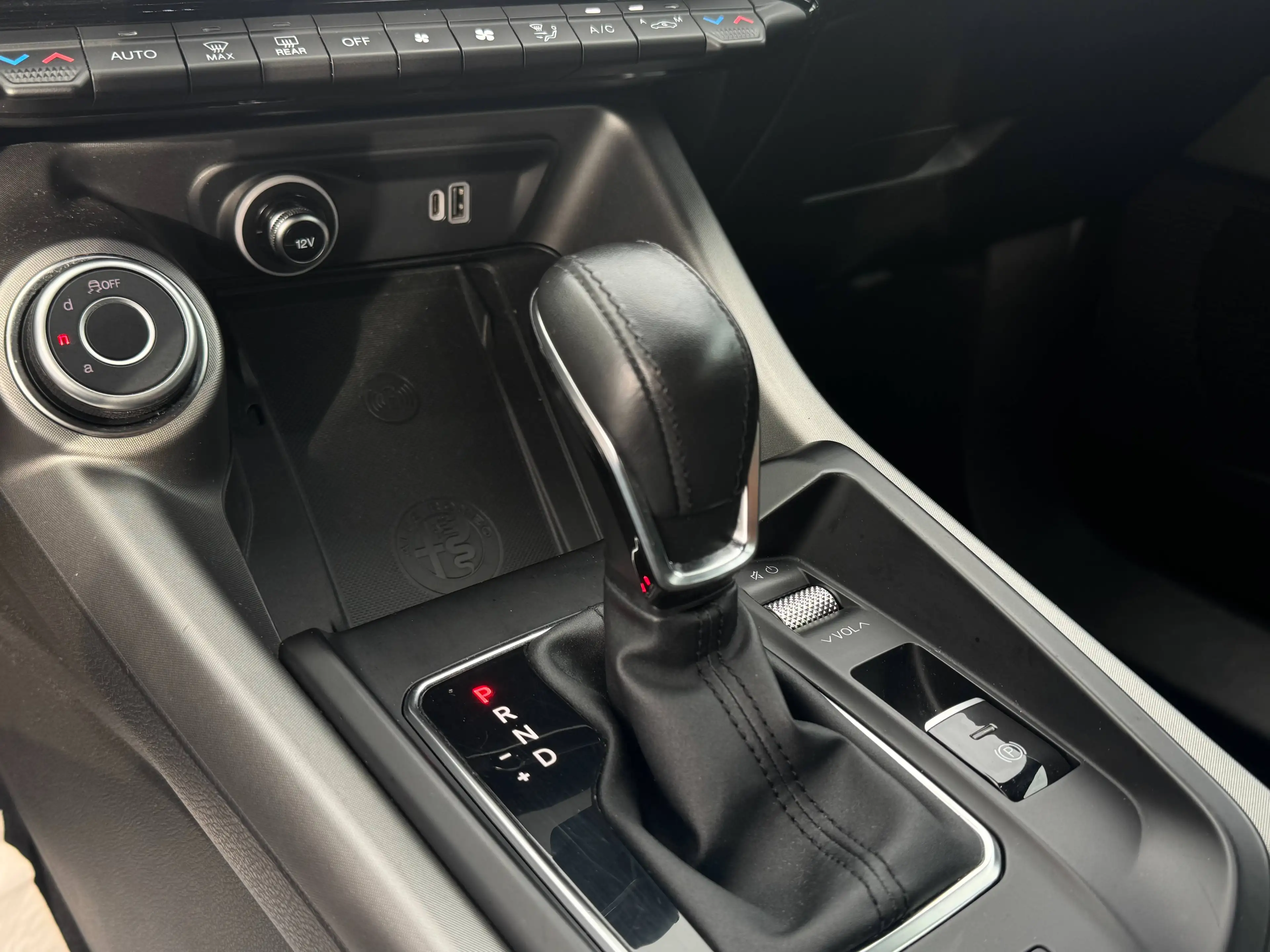 Alfa Romeo Tonale 1,6d*Navi*Klima*Android Auto — photo 10