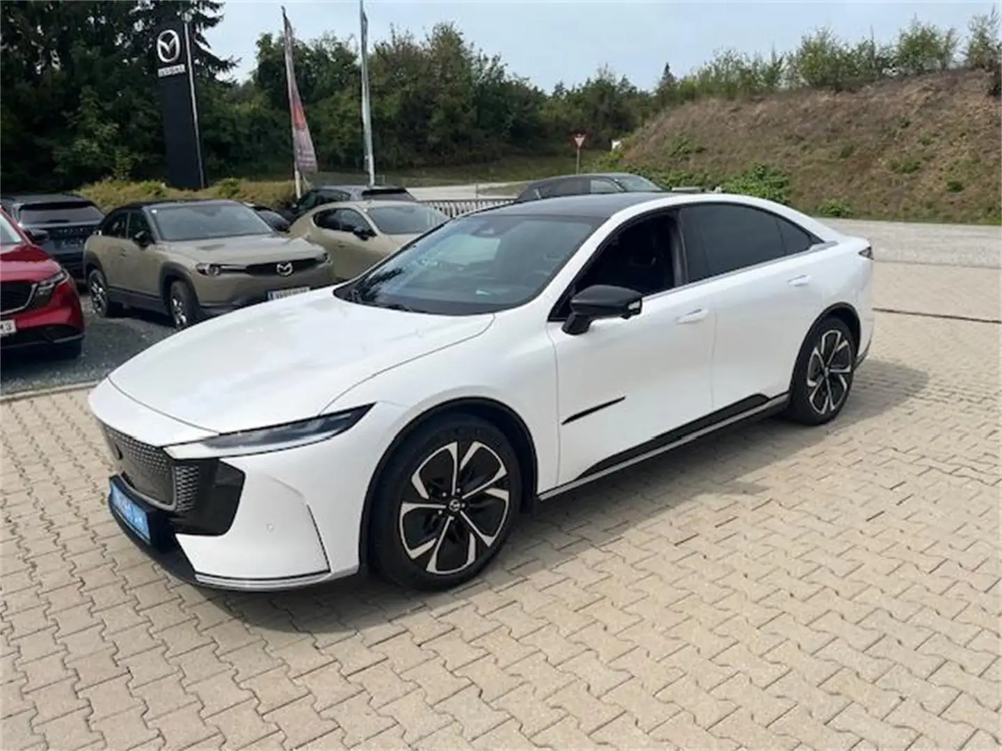 Mazda 6e 68,8kWh SR Takumi Jahreswagen inkl. Winterräder Weiß - 1
