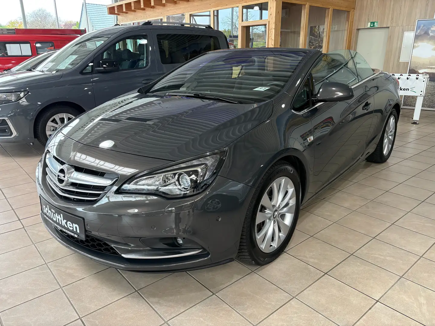 Opel Cascada 1.6 Turbo Aut. Innovation NAVI, XENON, AHK, CAM Grau - 2