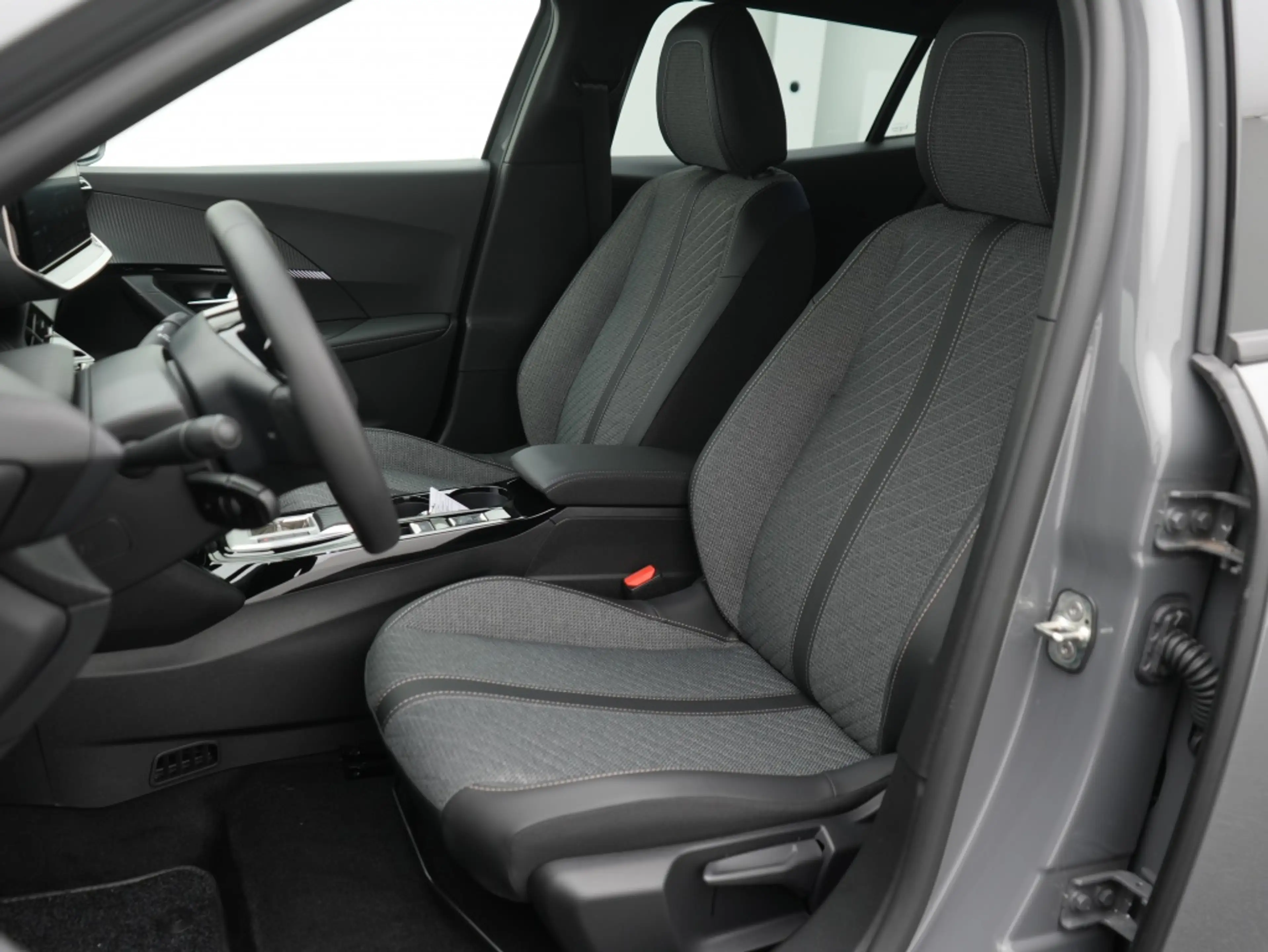 Peugeot e-2008 EV Allure 54 kWh Private Lease 549,- p.m. | Warmte — photo 14