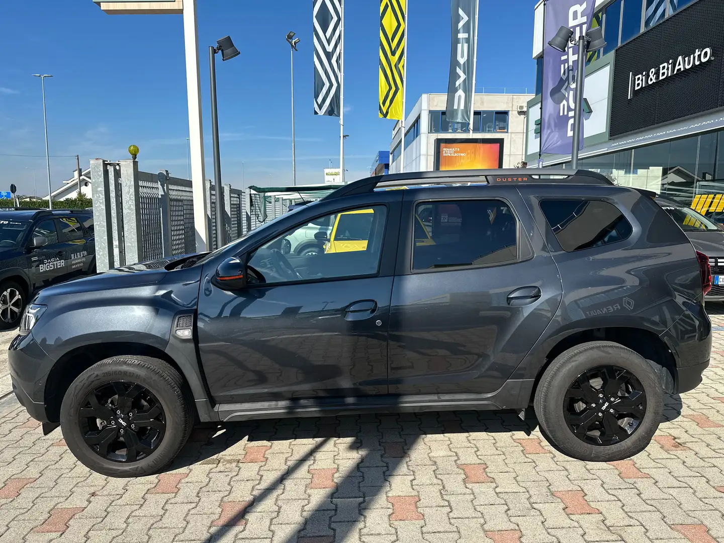 Dacia Duster Duster II 2021 1.0 tce SL Extreme Gpl 4x2 100cv Grigio - 2