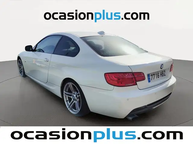 BMW 3 Series view 3