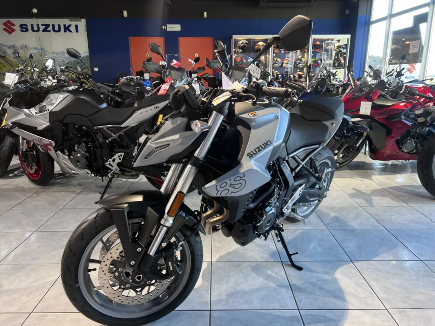 Suzuki GSX 8S Grijs - 2