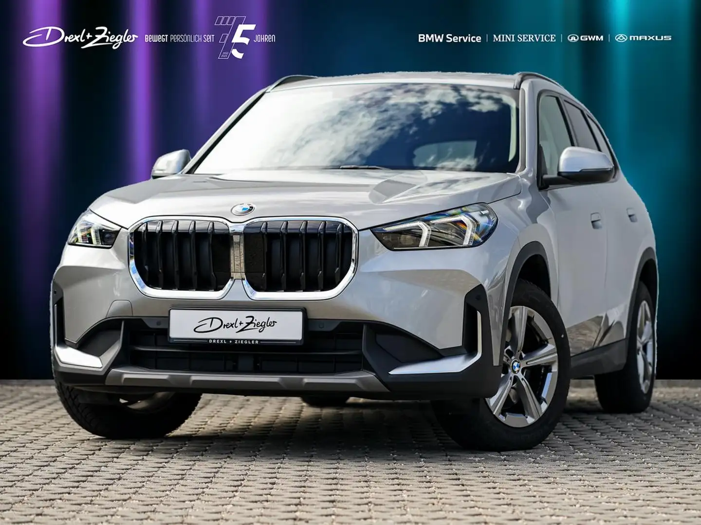 BMW X1 sDrive20i AHK PANO AdLED Aktivsitz KomZg LRH Silber - 1