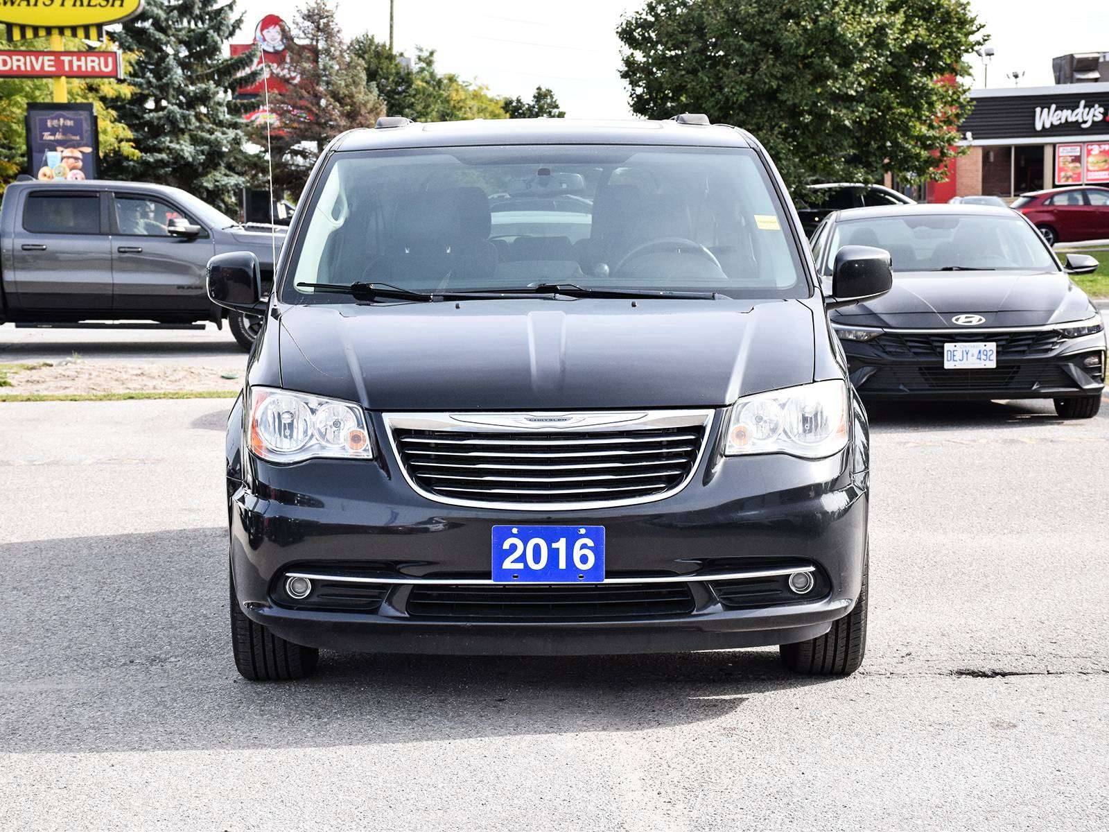 2016 Chrysler Town & Country Touring ~Nav ~Heated Leather ~Sunroof ~Camera — photo 2