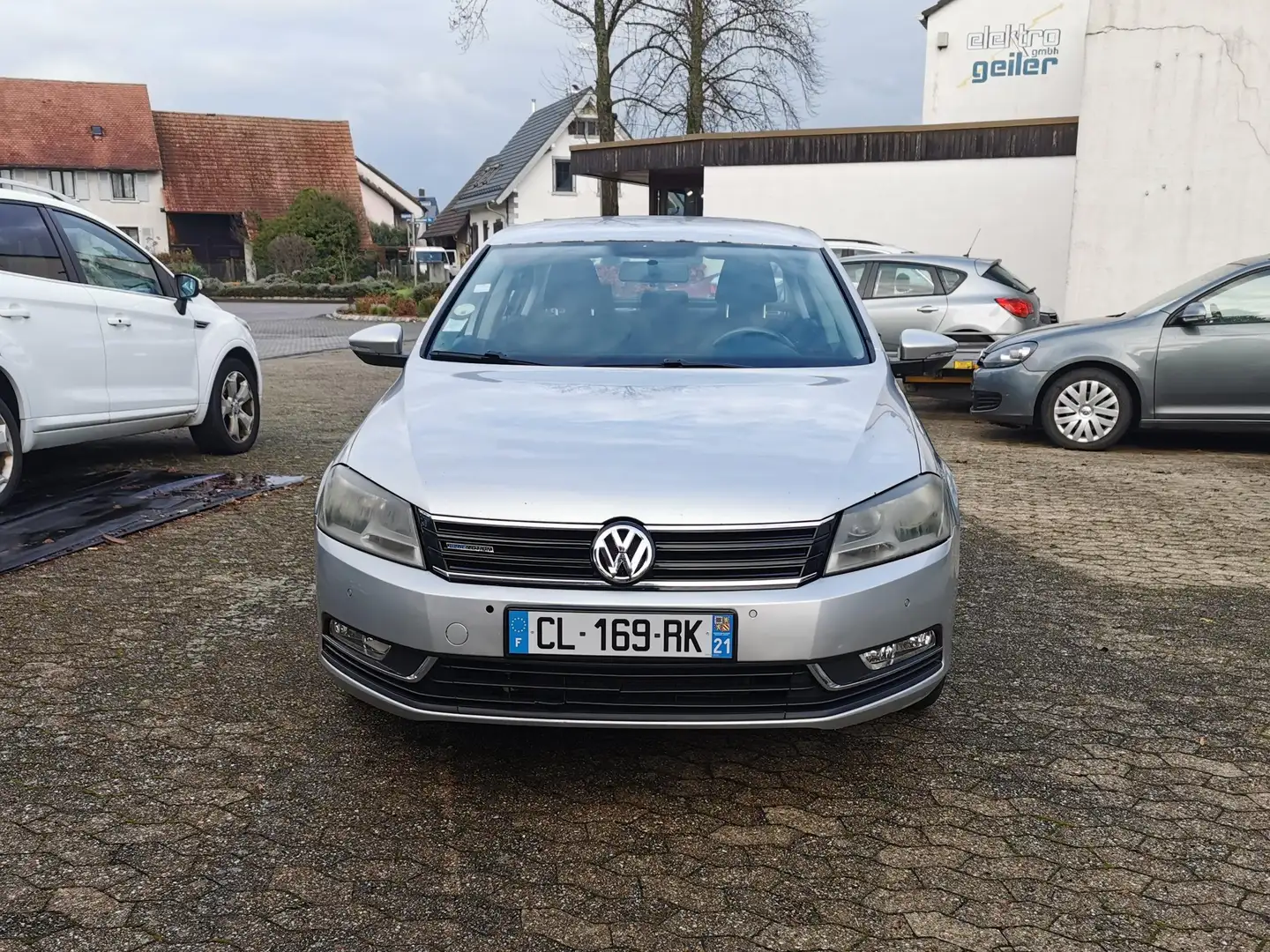 Volkswagen Passat Trendline BlueMotion Gris - 2