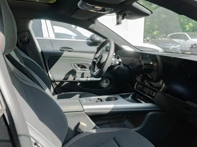 Mercedes-Benz Cla view 9