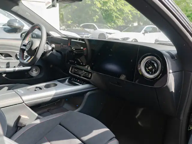 Mercedes-Benz Cla view 8