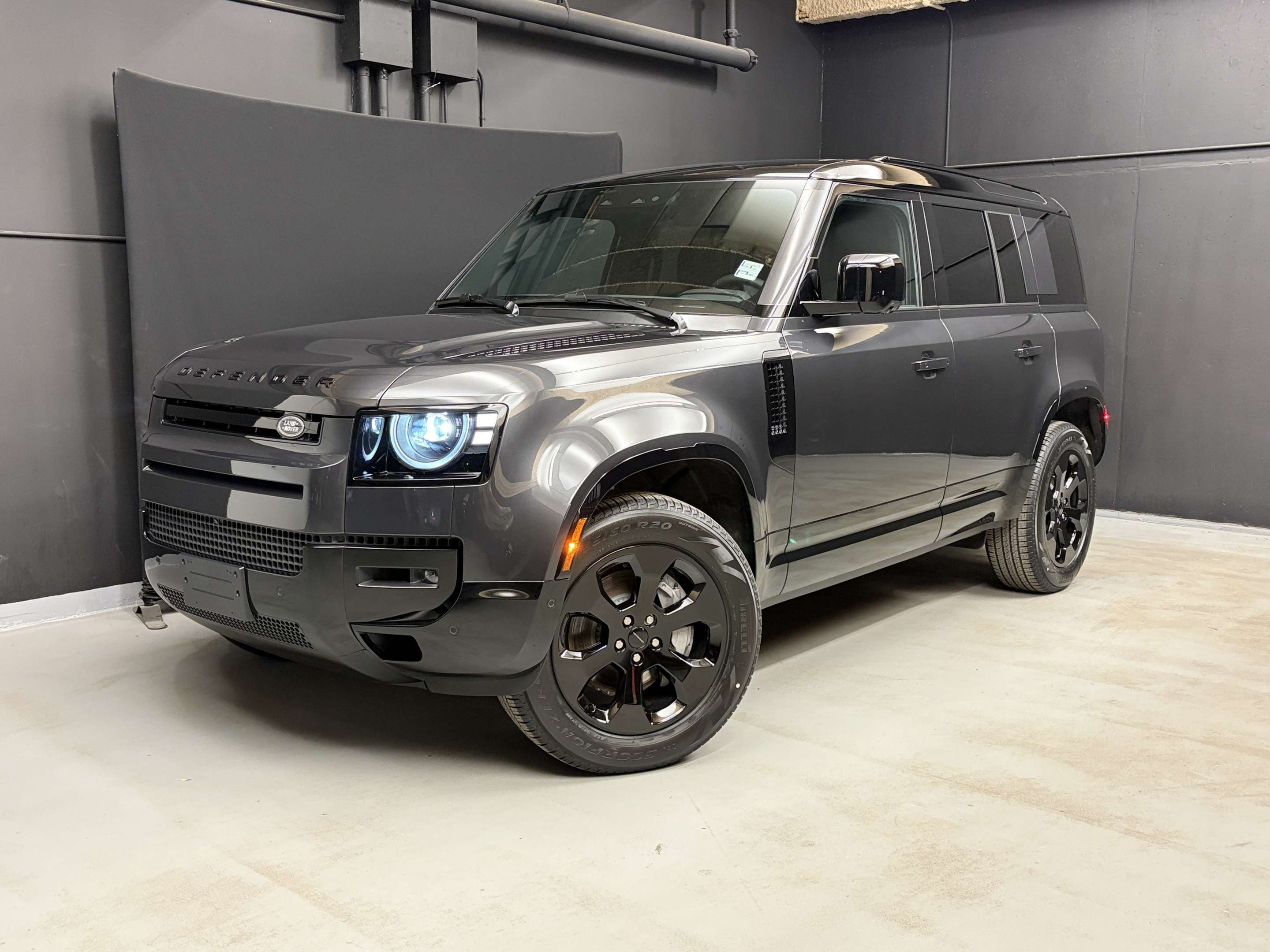 2026 Land Rover Defender X-Dynamic SE