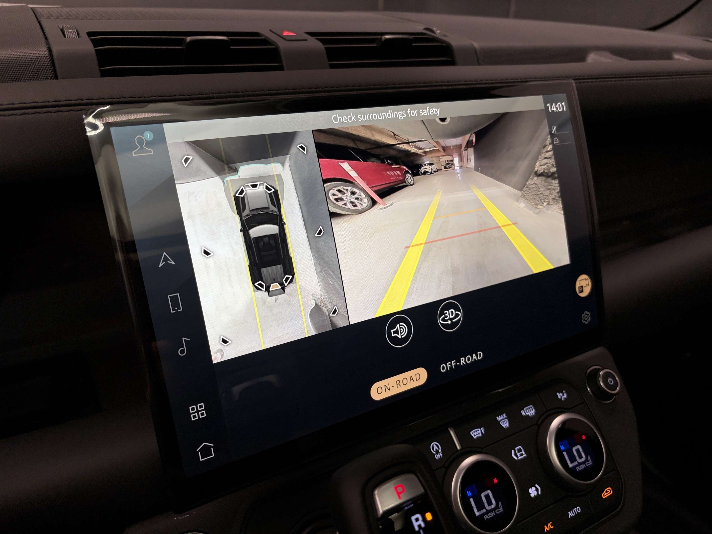 2026 Land Rover Defender X-Dynamic SE thumb 17