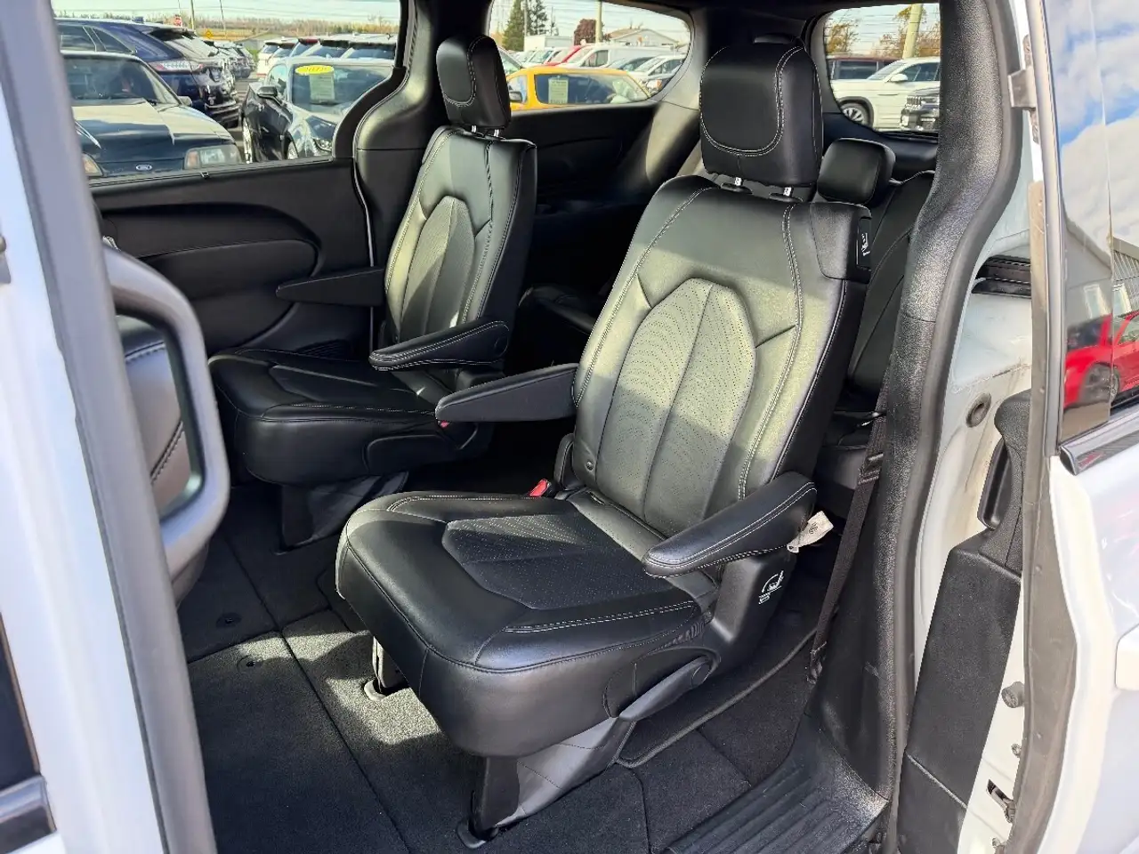 Chrysler Pacifica снимка Chrysler Pacifica