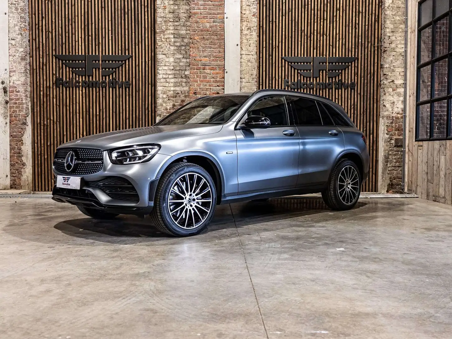 Mercedes-Benz GLC 300 e*PHEV*4MATIC*AMG*NIGHT*MAGNO*MBUX*LED* Grau - 2