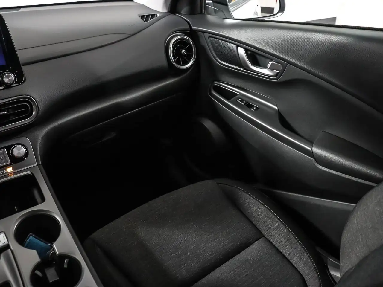 Hyundai KONA снимка Hyundai KONA