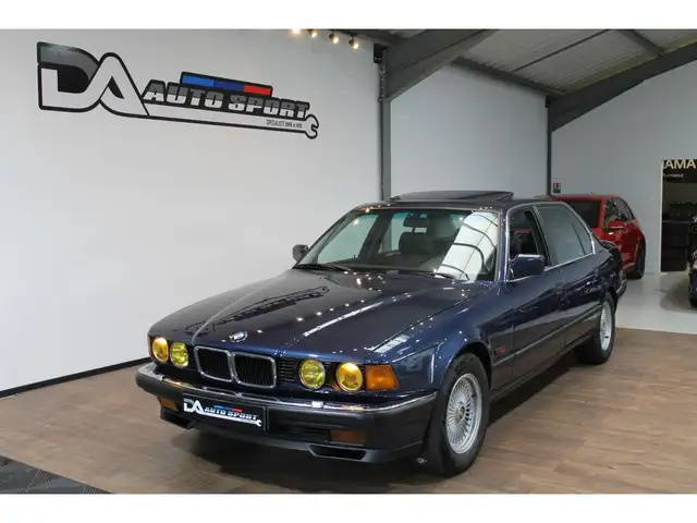 BMW 750 SERIE 750iL - BVA BERLINE E32 750iL