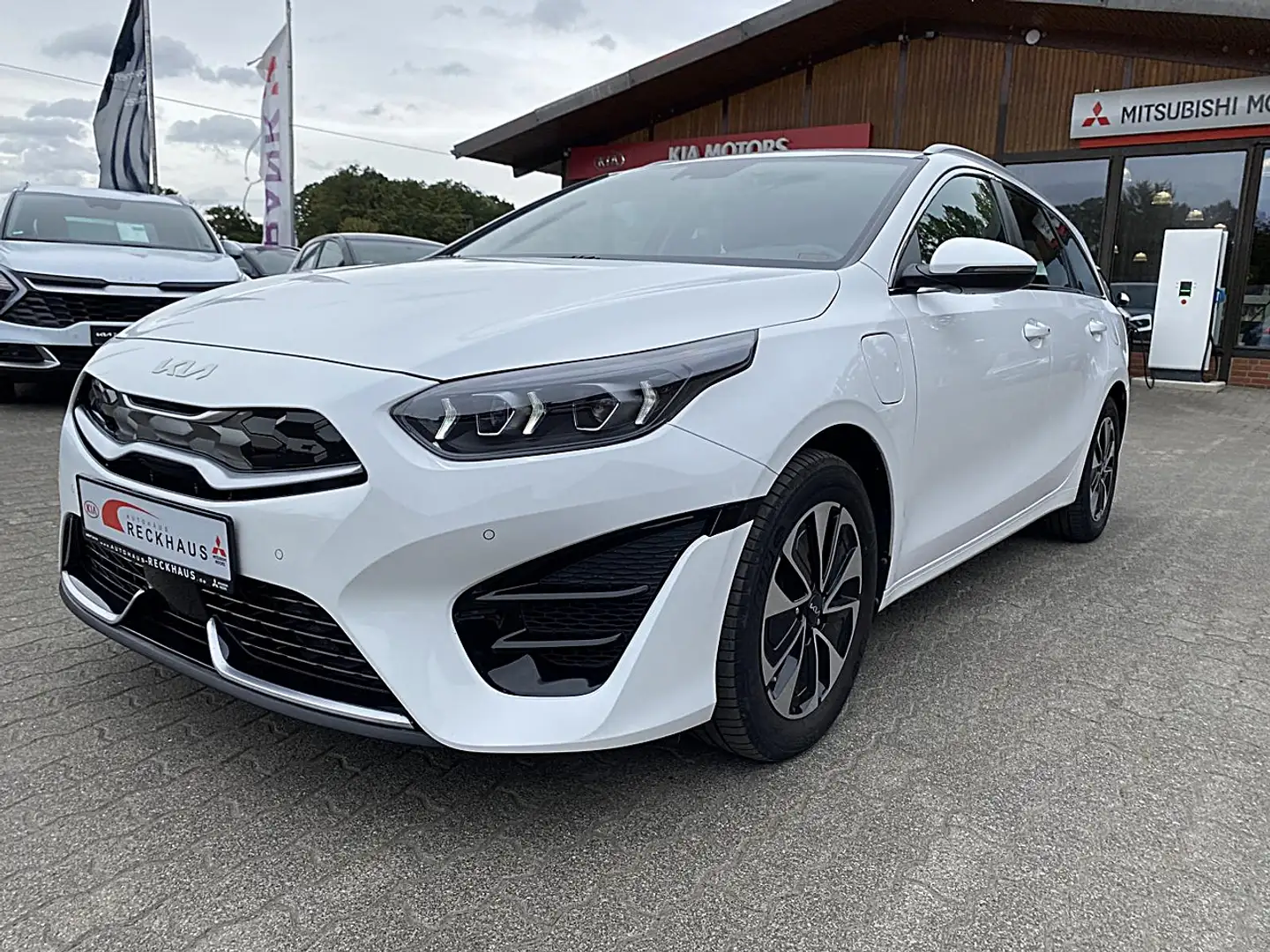 Kia Ceed / cee'd Sportswagon 1.6 PHEV DCT SPIRIT TECHNIK AHK Klima Blanc - 2