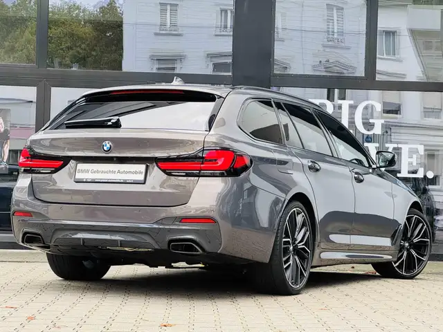 BMW 5 Series view 3