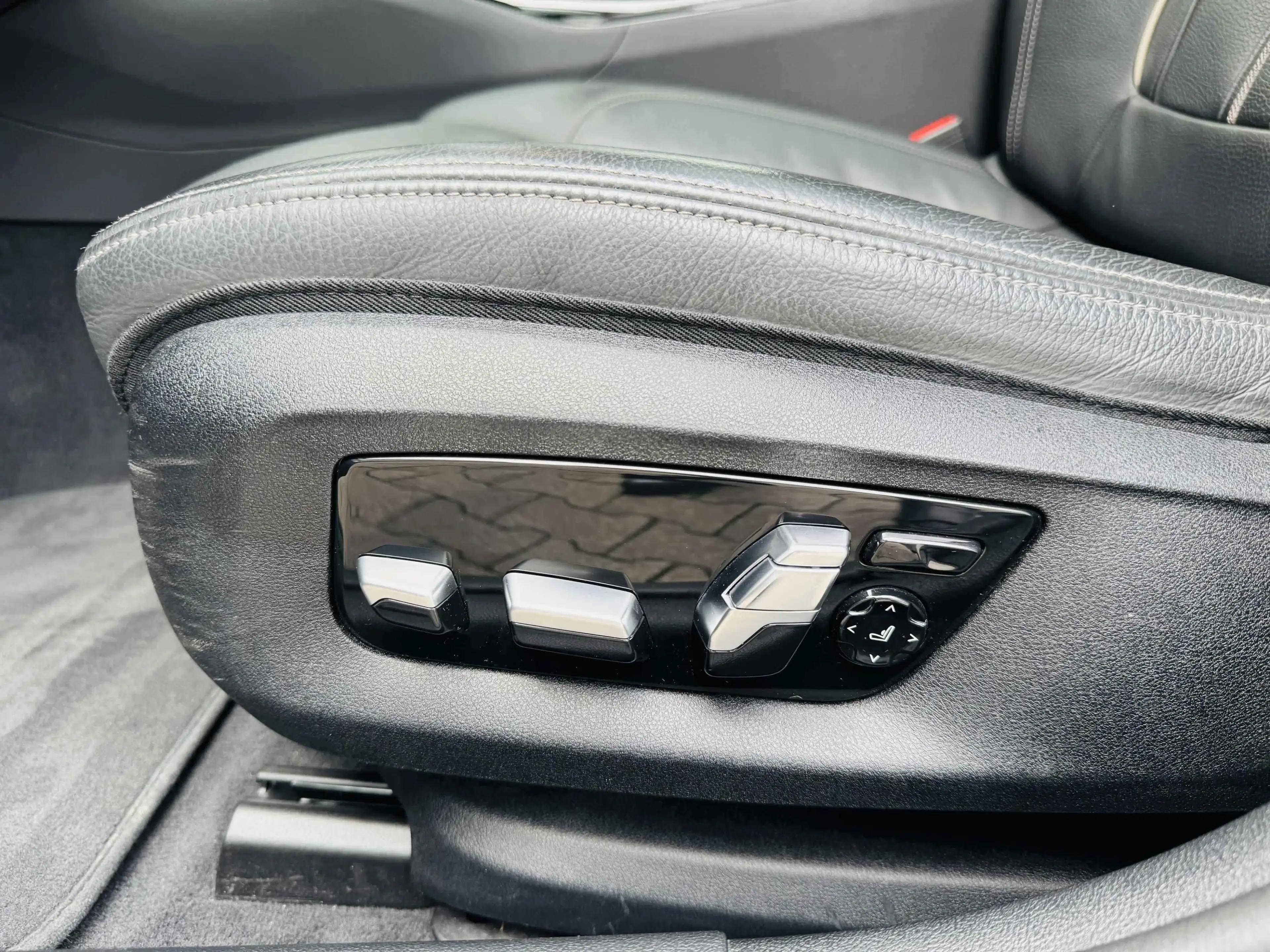 BMW 540 d xDrive Touring M Sport Pro DA Prof Pano AHK — photo 10