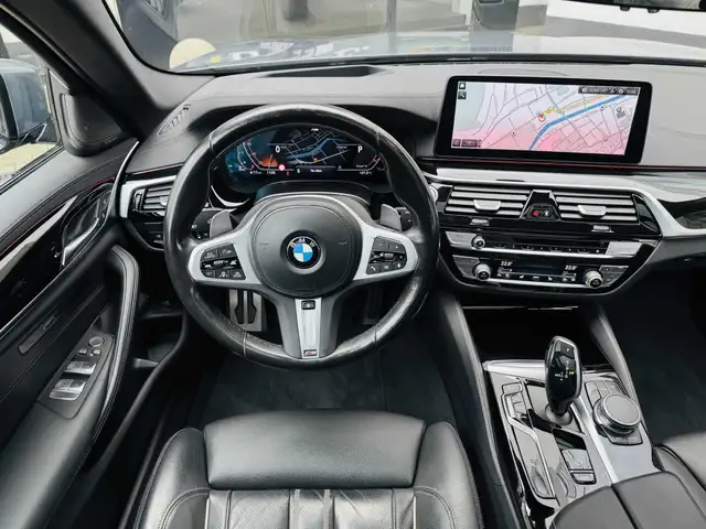 BMW 5 Series view 8