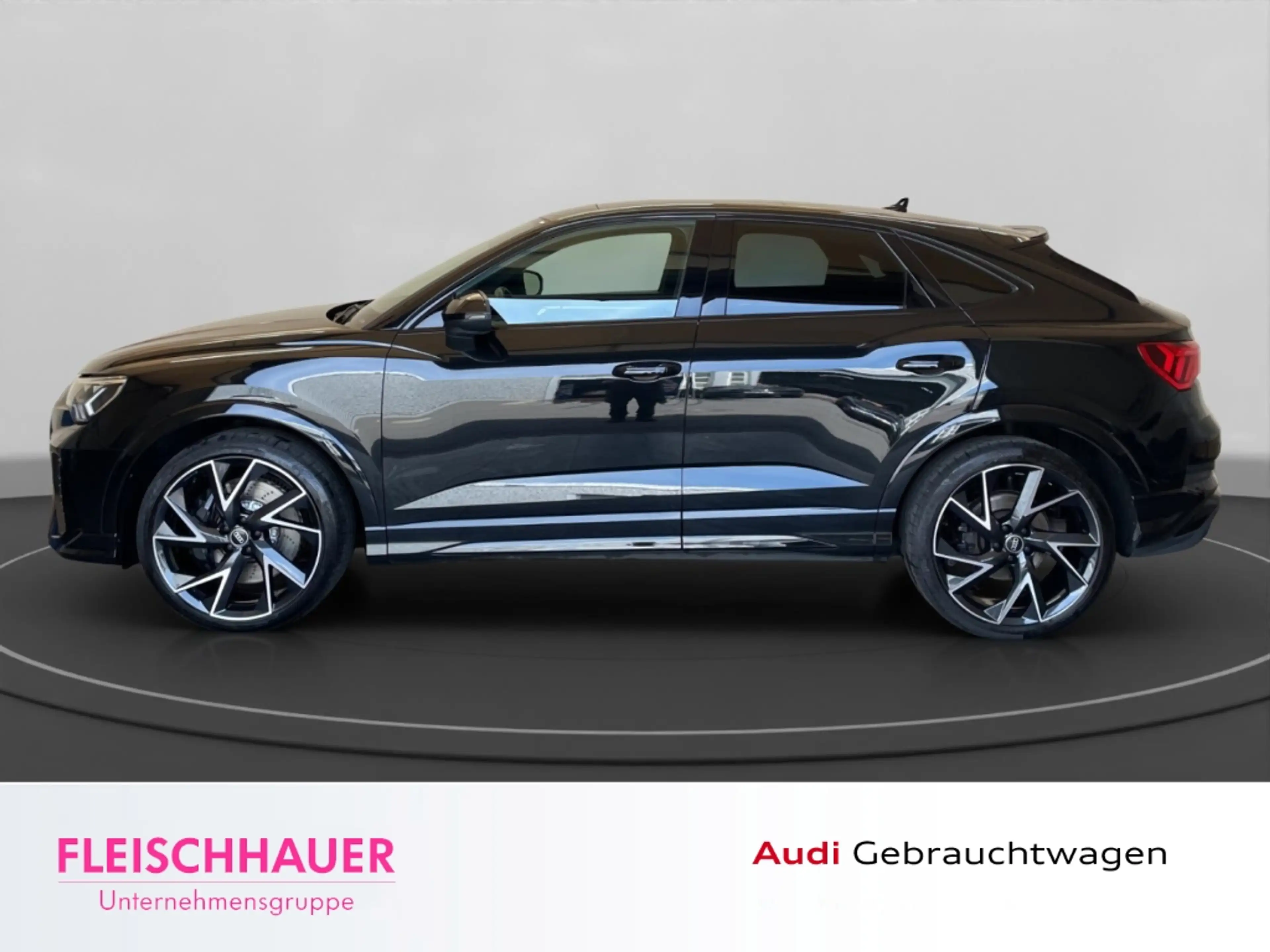 Audi RS Q3 2,5 TFSI Sportback quattro Navi LED Pano CarPlay T — photo 4