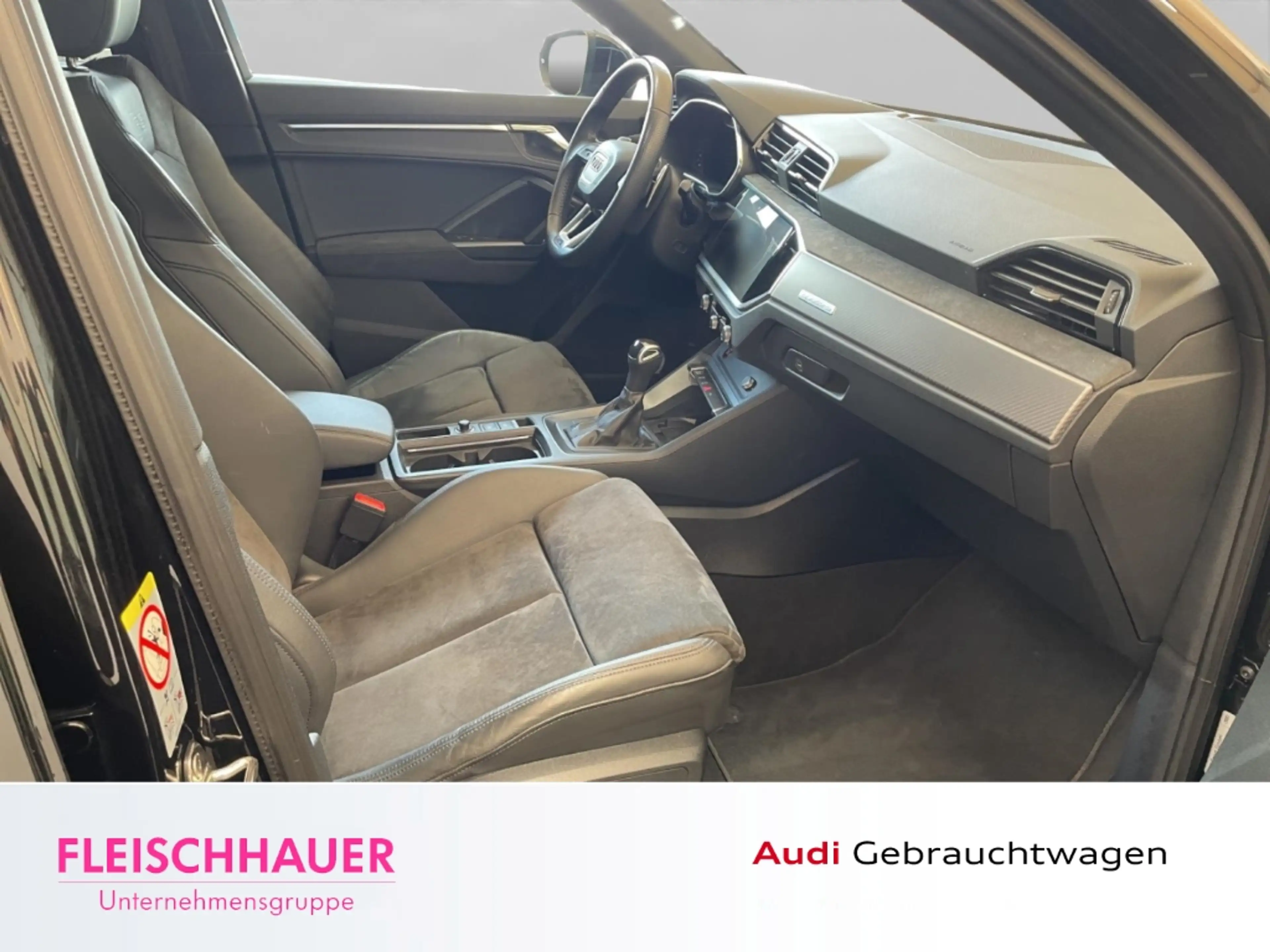 Audi RS Q3 2,5 TFSI Sportback quattro Navi LED Pano CarPlay T — photo 9