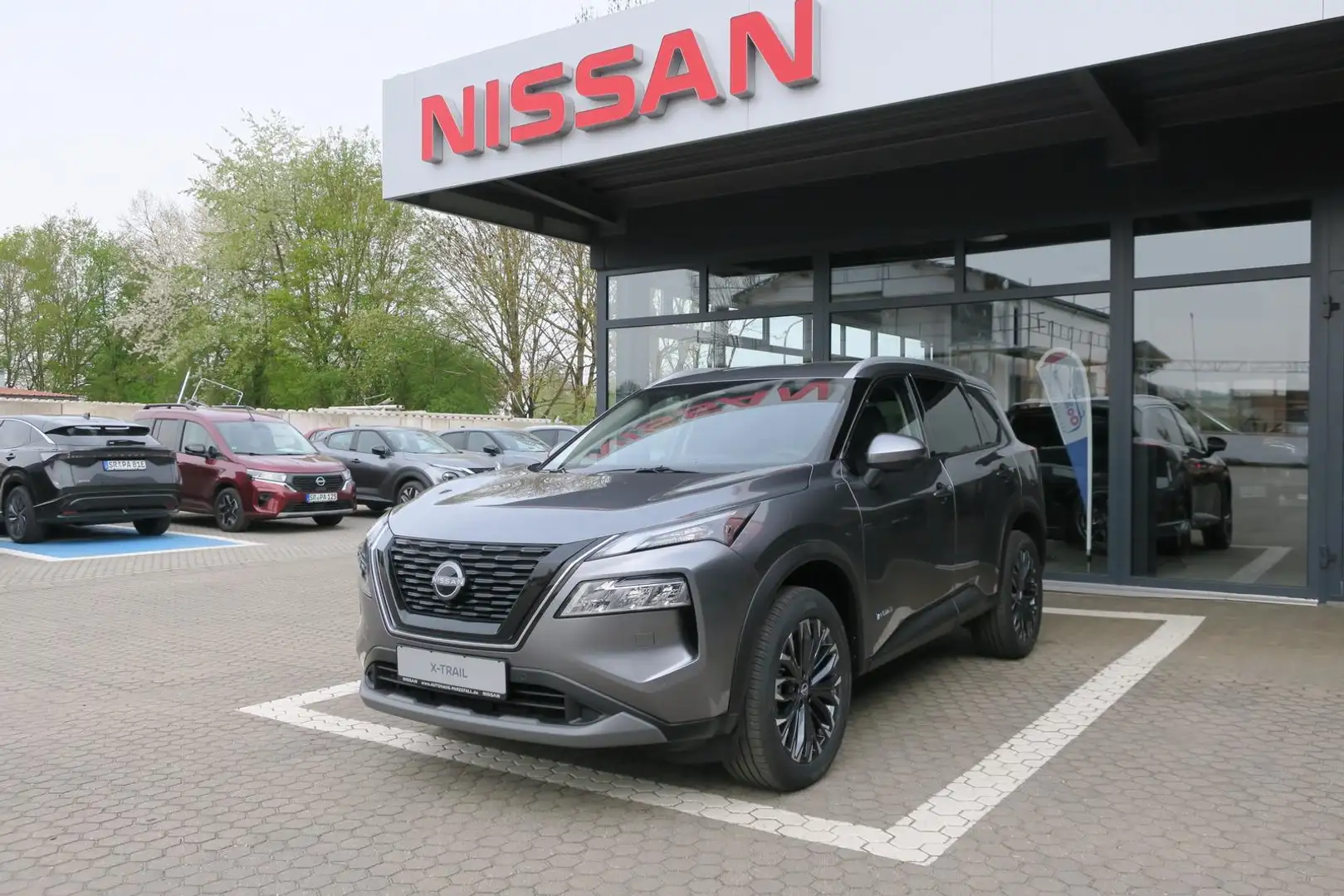 Nissan X-Trail 1.5 VC-T e-POWER e-4ORCE N-CONNECTA Gris - 2