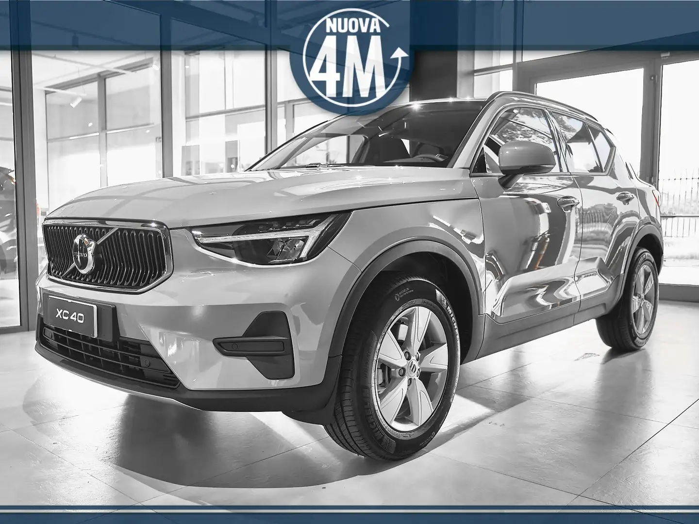 Volvo XC40 B3 automatico Essential Km 0 Blau - 1