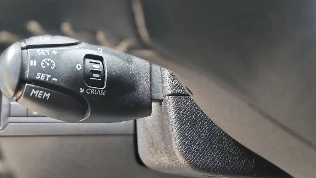 Peugeot 308 308 — photo 29