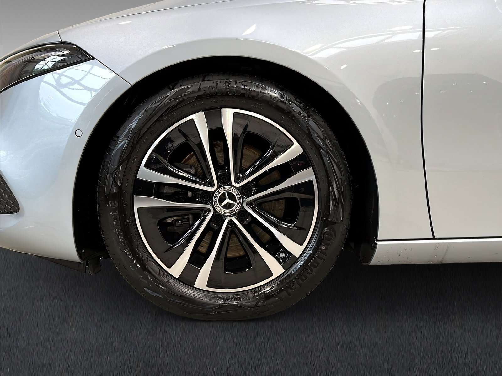 Mercedes-Benz A 220